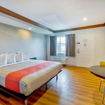 Motel 6 Гардена Екстер'єр фото