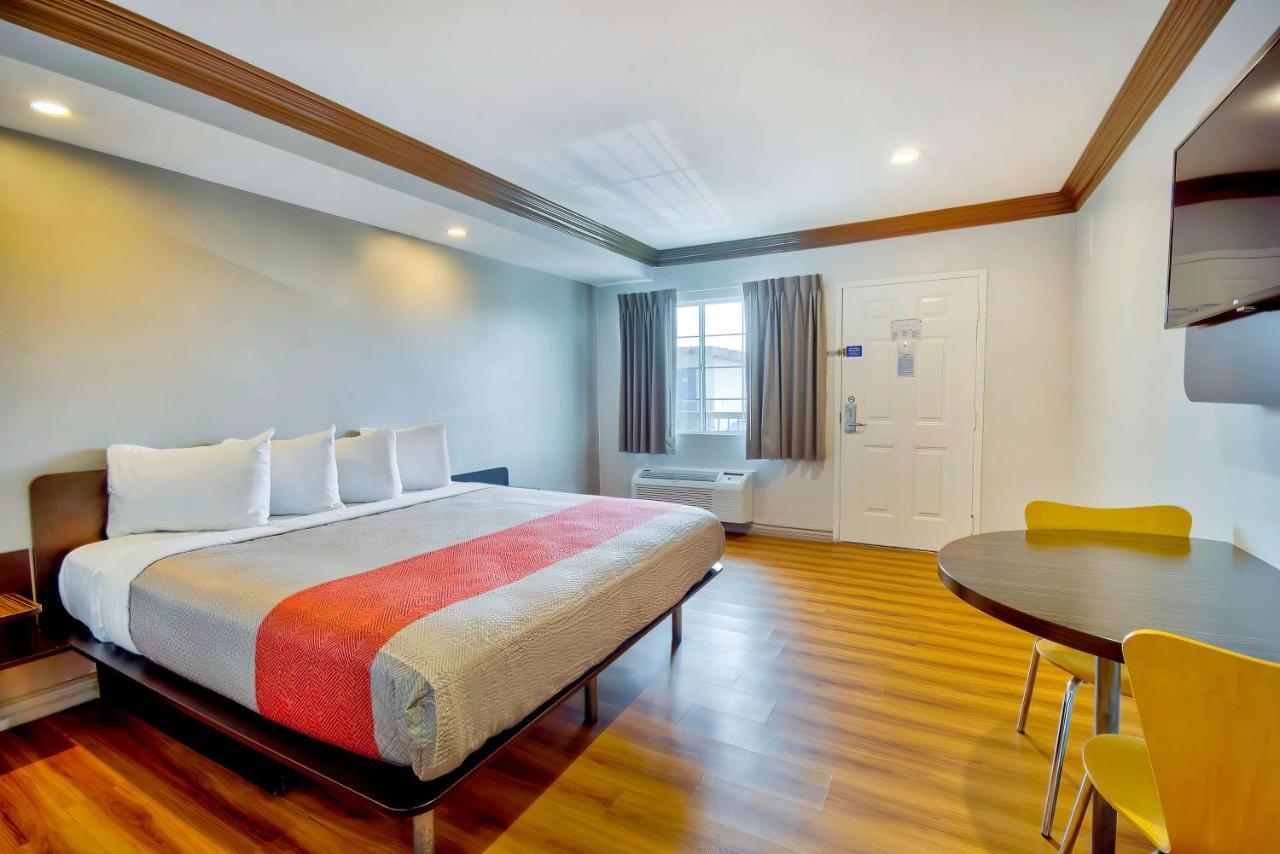 Motel 6 Гардена Екстер'єр фото