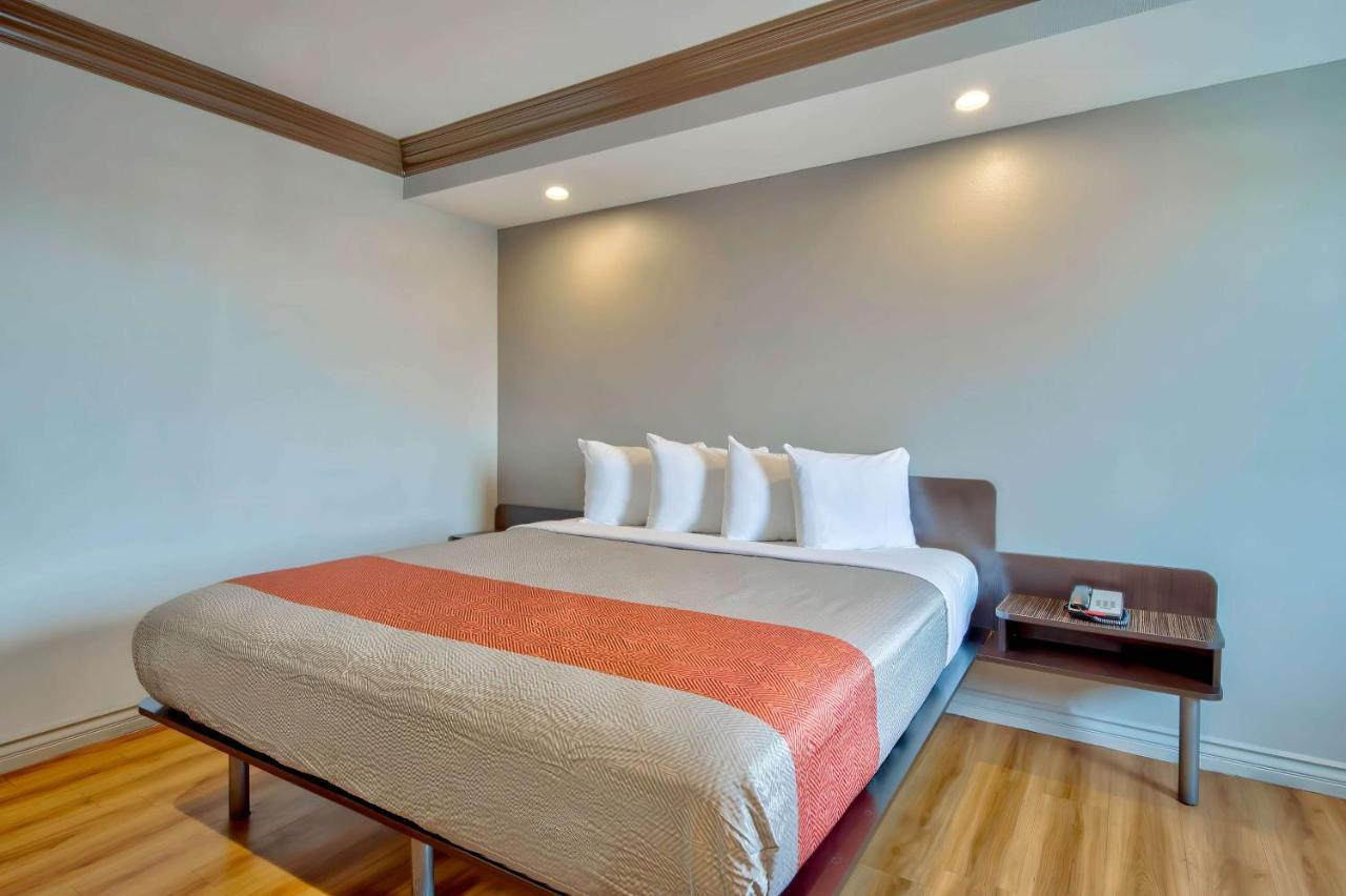 Motel 6 Гардена Екстер'єр фото