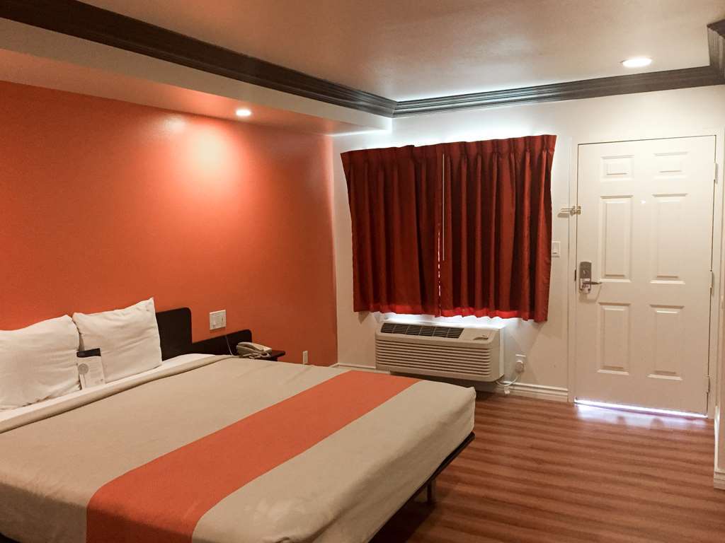 Motel 6 Гардена Номер фото