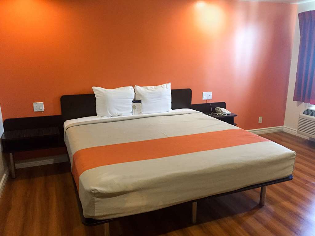 Motel 6 Гардена Номер фото