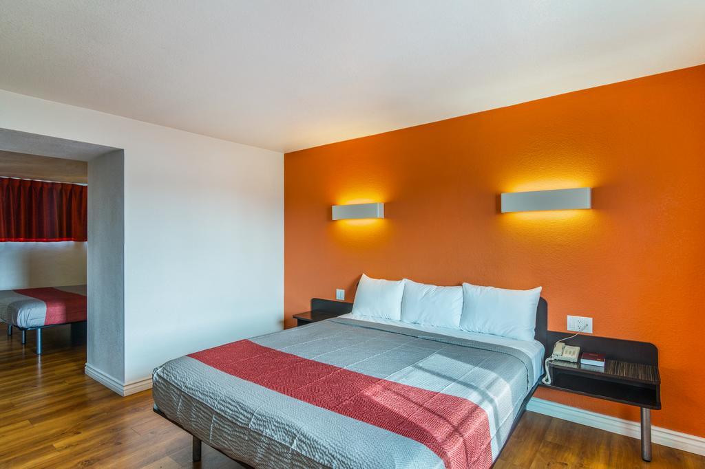 Motel 6 Гардена Екстер'єр фото