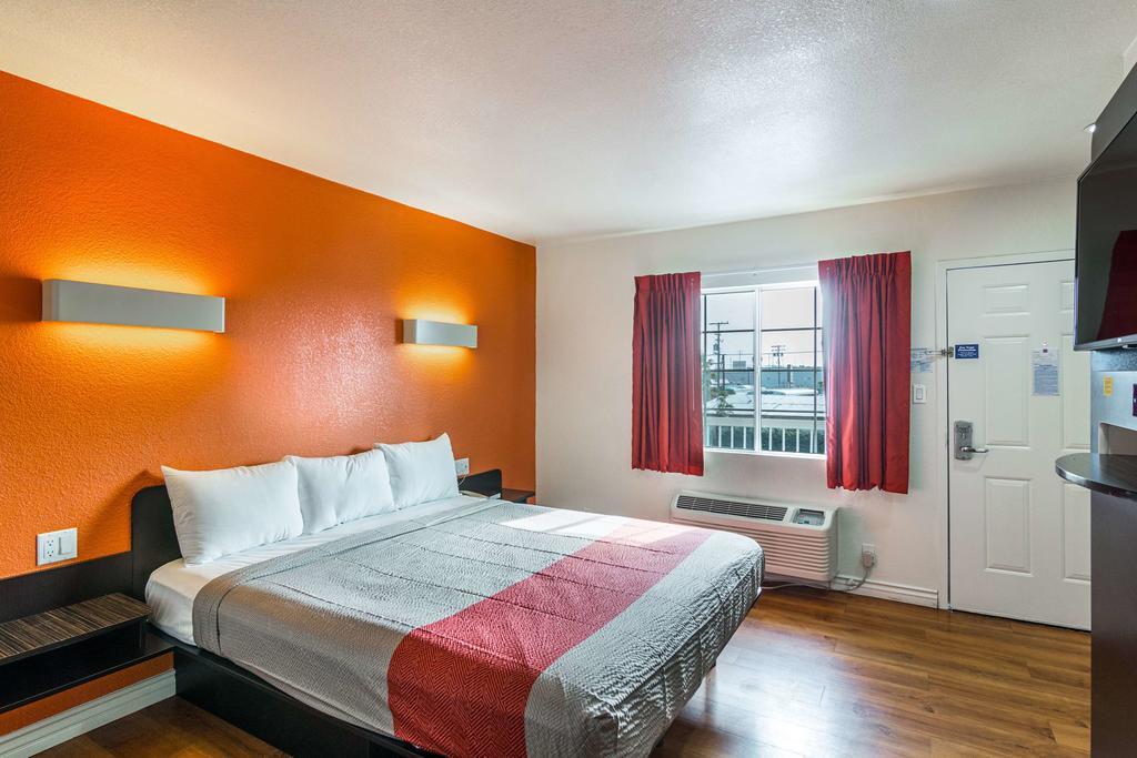 Motel 6 Гардена Екстер'єр фото