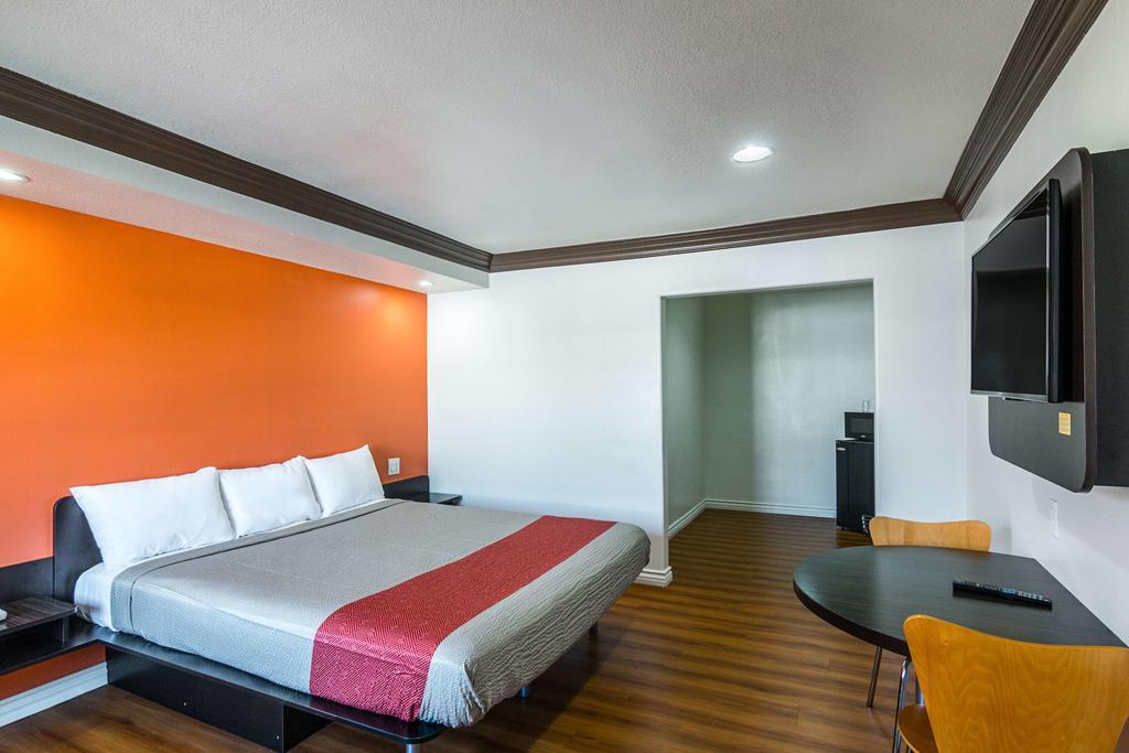 Motel 6 Гардена Екстер'єр фото
